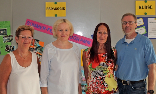 Claudia Dreischhoff (Leiterin des Familienzentrums), Simone Schnake, Annegret Seefeld und Andreas Binner. Foto: Stadt Wolfenbüttel