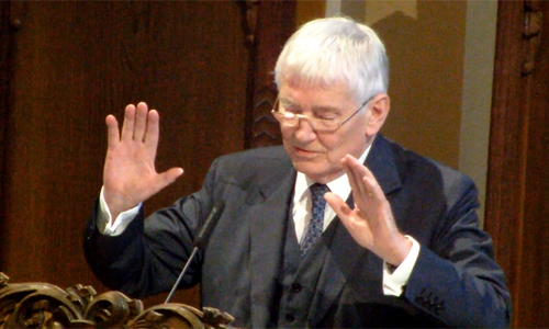 Die hochkarätigen Professoren und Studenten unter den Zuhörern im voll besetzten Versammlungssaaal der TU staunten nicht schlecht, als der 85-jährige ehemalige Kernkraftgegner das Massensterben von Zugvögeln und Fledermäusen durch die rasante Zunahme von Windkrafträdern zum Anlass nahm, um eine scharfe Energiewende der Bundesregierung zu fordern. Symbolfoto: Tobias Steidle