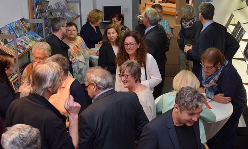 Volles Haus beim Abschiedsempfang. Unterstützer und Kooperationspartner, sogar ehemalige Mitarbeiterinnen sind gekommen, um die Stadtbibliothek aus den Räumen zu verabschieden, in denen sie fast 100 Jahre zu Hause war.Fotos: Stadt Goslar