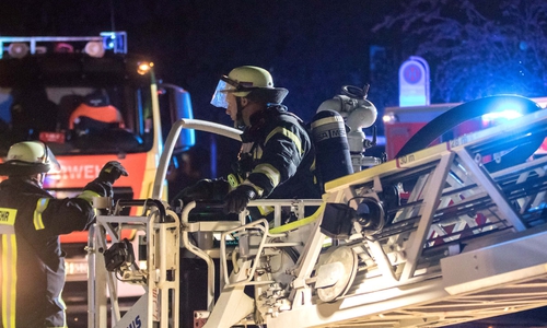 Die Kameraden mussten eine Drehleiter einsetzen. Fotos: Rudolf Karliczek