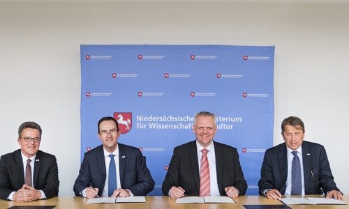 Unterzeichnung einer Kooperationsvereinbarung mit der Universitätsmedizin und dem Klinikum Braunschweig. Foto: MWK/Stefan Koch