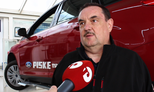 Sehen Sie hier das Videointerview mit dem Kfz-Meister Rüdiger Hartmann. Video: Nino Milizia, Nadine Munski-Scholz