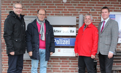 Im Gespräch mit der Polizei: Markus Rischbieter, Harald Koch, Thomas Klusmann, Dr. Peter Abramowski. Foto: Privat
