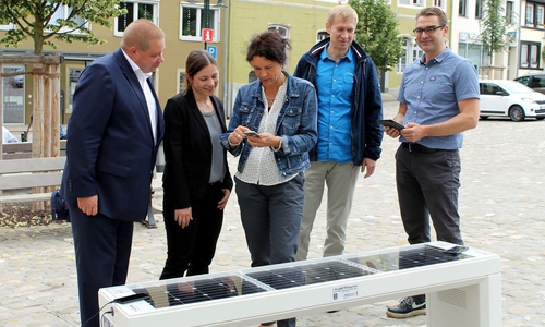 Während die Geräte laden, können die Besucher das kostenfreie WLAN der Stadt nutzen. Foto: Stadt Helmstedt