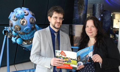 Im Planetarium können Kinder alles über Gravitation in einer neuen Show lernen. Foto: Bernd Dukiewitz