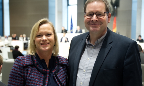 Dunja Kreiser (links) und Marcus Bosse im Landtag.
Foto: Wahlkreisbüro Dunja Kreiser