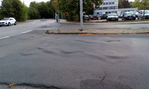 Deutlich zu sehen: Die Beulen auf der Kösliner Straße. Foto: Privat