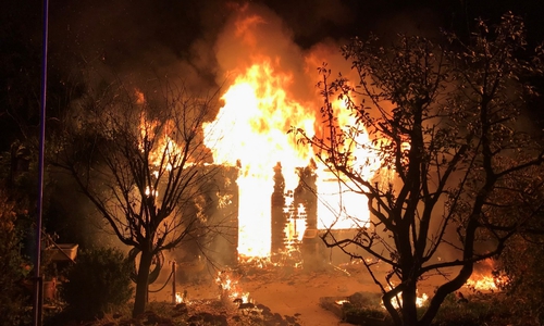 Der Feuerwehr bot sich ein Flammenmeer. Foto: Feuerwehr Braunschweig