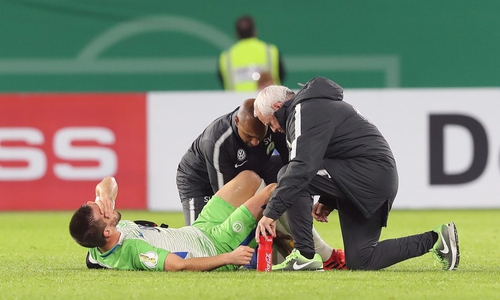 Camacho hatte sich im Spiel gegen Hannover verletzt. Foto: Agentur Hübner