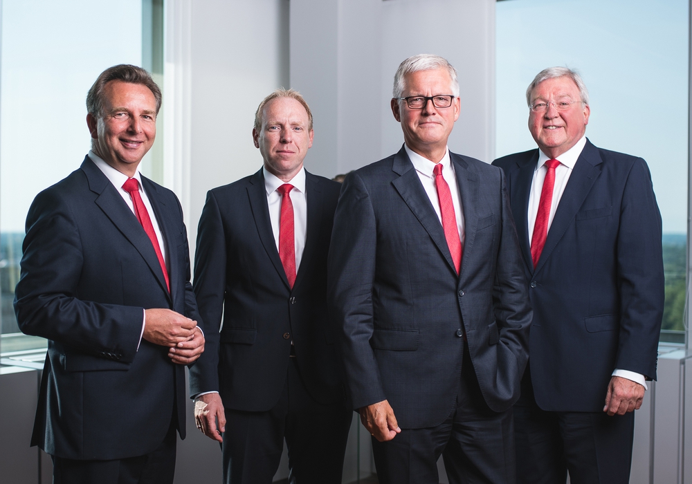 Zufriedene Gesichter beim Vorstand der Braunschweigischen Landessparkasse: Dr. Ingo Lippmann, Marc Knackstedt, Christoph Schulz und Werner Schilli. Foto: BLSK