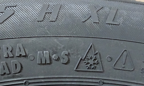 Zukünftig muss das Alpin-Symbol auf Winterreifen zu sehen sein. Foto: Achim Klaffehn