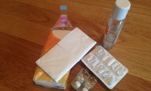 Bei einer echten Grippe ist es in schlimmeren Fällen nicht mit Tabletten und Taschentuch getan. Symbolfoto: Robert Braumann