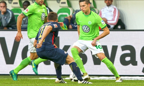 Im Doppelpack nach Paris? Ricardo Rodriguez und Julian Draxler. Foto: Agentur Hübner