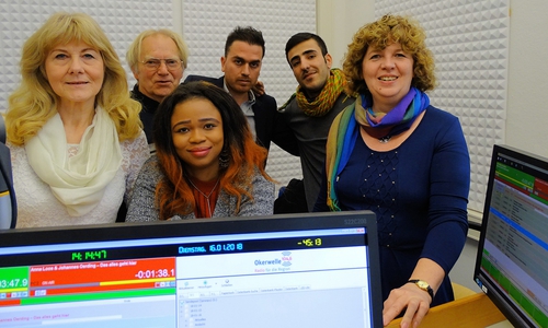 Dorothea Dinter, Hartmut Bischoff, Alexi Ankoum, Walid Al Jarjiri, Barakat Hussein und Viola Bischoff (v. li.). Foto: Stadt Wolfenbüttel