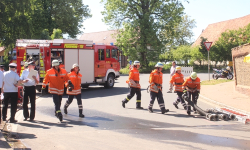Am Samstag fand die Leistungsüberprüfung der Feuerwehren der Gemeinde Elm-Asse statt. Fotos: Anke Donner/jens Meyer