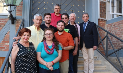Lillian Fireside, Lauren Brown Cornell, Ronn Brown Cornell, Mendall Danham, Christopher Brown Cornell, Stephen Paul Cornell, Jürgen Kumlehn, Dr. Kristlieb Adloff und Thomas Pink (von links nach rechts und unten nach oben), Foto: Robert Braumann