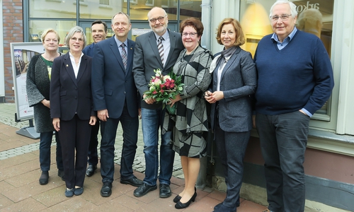 Von links: Helga Brennecke, Gudrun Steffen, Knut Papenberg, Klaus Saemann, Thomas Severin, Marianne Dietrich, Sylvia Knapek-Wodausch und Norbert Möck. Foto: Peine Marketing