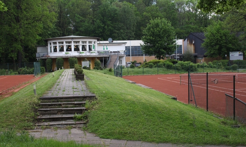 Auf dem Gelände des jetzige "Tennisclub Wolfsburg" sollen Wohnhäuser und eine Kita entstehen. Foto: Julian Bergmeier 