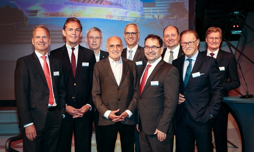 Klaus Lüdiger (Vorstand der Sparkasse Gifhorn-Wolfsburg), Gerhard Döpkens (Vorstandsvorsitzender der Sparkasse Gifhorn-Wolfsburg), Kai-Uwe Hirschheide (Stadtbaurat Wolfsburg), Gastreferent Martin Kind, Kay Hoffmann (Vorstand der Sparkasse Gifhorn-Wolfsburg), Sabah Enversen (stellv. Aufsichtsratsvorsitzender der WMG), Holger Stoye (Geschäftsführer der WMG), Harald Vespermann (Aufsichtsratsvorsitzender der WMG), Joachim Schingale (Geschäftsführer der WMG). Foto: WMG Wolfsburg, Janina Snatzke