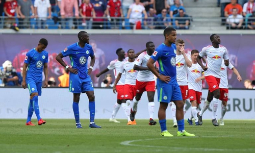 Pure Enttäuschung bei den Fußballern vom VfL Wolfsburg. Foto: imago/regios24