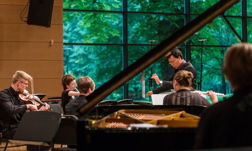 Das Landesjugendensemble Neue Musik spielt in der Landesmusikakademie. Foto: Landesmusikakademie