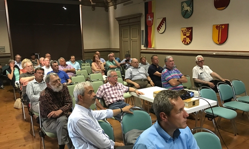 Rund 25 Interessierte nehmen an der Info-Veranstaltung im historischen Bahnhof teil. Foto. Stadt Goslar