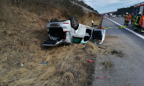 Das Fahrzeug nach dem Crash. Foto: Feuerwehr Ochsendorf