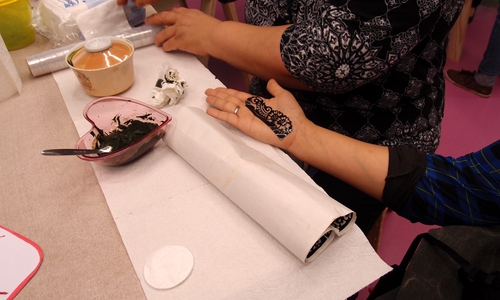 Henna-Painting und Nagelstudio-Workshops im Schloss. Foto: Stadt Wolfsburg