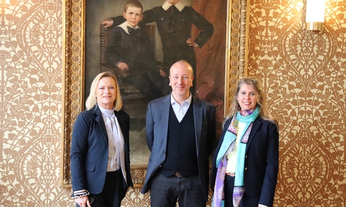 Dunja Kreiser und Annette Schütze mit Markus Lüdke. Foto: SPD