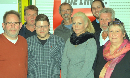 Ulrich Hampe, Michael Ohse, Antonio Battagliola, Karsten Färber, Brigitte Süßmilch, Lukas Jacobs, Dieter Bornheimer, Petra Stolzenburg (von links nach rechts), Sven Hasse ist nicht im Bild. Foto: Die Linke
