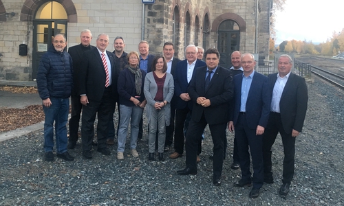 Teilnehmer der Jahrestagung mit Marc Lohmann (2. v. re.), Uwe Lagosky (7. v. re.) sowie Frank Oesterhelweg, MdL (3. v. li.). Foto: CDU-Kreistagsfraktion