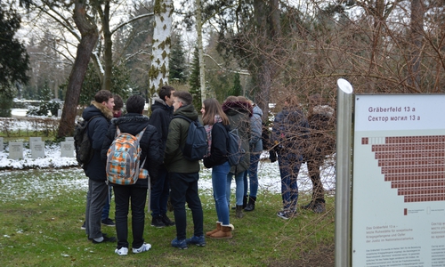 Schüler sollen bei einem Ideenwettbewerb einen Gedenkort für die 217 Opfer der Hinrichtungsstätte Wolfenbüttel entwerfen. Fotos: JVA Gedenkstätte
