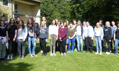 Die neuen Pflegeschüler des Kurses S 17/20 im Klinikum Wolfsburg. Fotos. Klinikum Wolfsburg