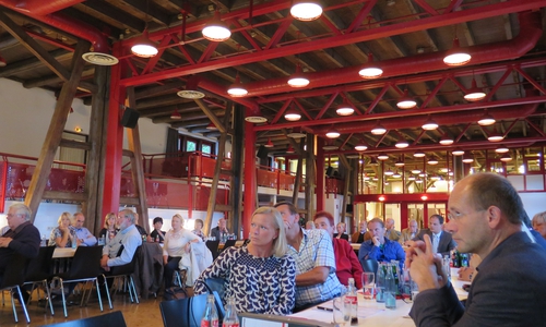 Rund fünfzig Gäste kamen zur Fachveranstaltung des Landkreises im Dorfgemeinschaftshaus in Schladen. Foto: Landkreis Wolfenbüttel