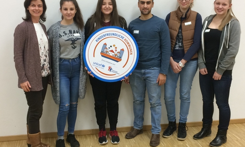 Katrin Binius (Kinderbeauftragte), Yolla Salim, Amar Salim, Yakup Ural, Melina Nachsel und Natalie Probst Foto: Kinder- und Jugendkomission Wolfsburg