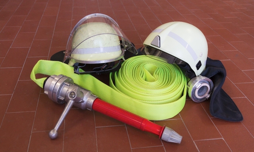 Bis 220 sollen alle Feuerwehreinsatzkräfte in der Gemeinde Lehre den neuen Helm tragen. Foto: Gemeinde Lehre