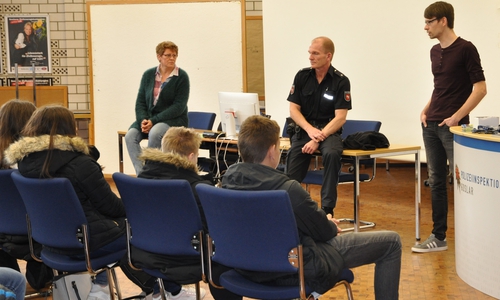 Beim Zukunftstag der Polizei erfuhren die Schüler viel über den Beruf eines Polizisten. Fotos: Polizei