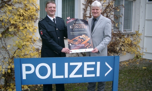Kommissariatsleiter Jörg Dornfeld und Polizeihauptkommissar Harald Grothe (von rechts). Foto: Polizei