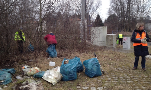 Für die freiwilligen Helfer gab es viel zu tun. Fotos: CDU Schladen