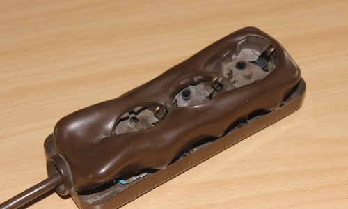 Das Feuer in der Kirchstraße wurde durch eine Mehrfachsteckdose verursacht. Fotos: Anke Donner 