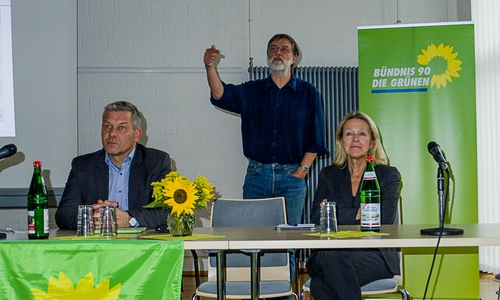 Dr. Jörg Tietze (BfS), Strahlenschutzexperte Wolfgang Neumann und MdB Sylvia Kotting-Uhl informieren über Atommüll-Zwischenlager. Fotos: Frank Schildener