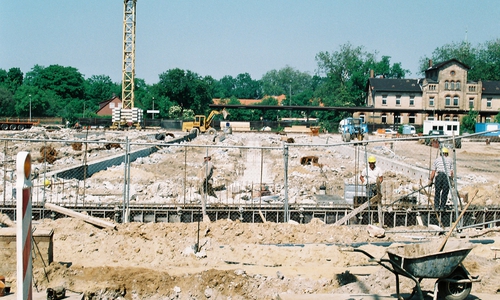  Die Bauarbeiten zum FORUM dauert 15 Monate. 