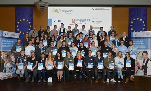 45 Auszubildende erhielten ein Zertifikat für ihr Auslandspraktikum. Foto: Handwerkskammer