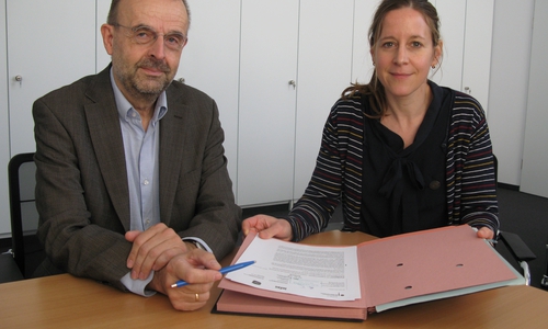 v.l. Dr. Friedrich Habermann (Leiter des Gesundheitsamtes) und Sozialdezernentin Monika Müller. Foto: Stadt Wolfsburg