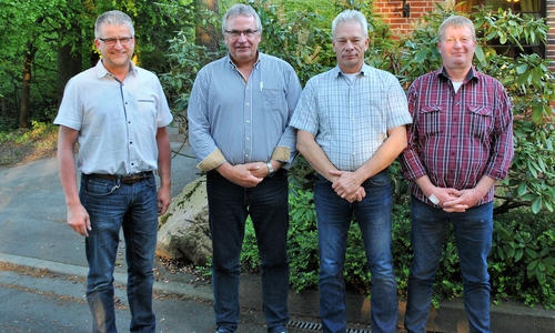 Der Vorstand Metall im Jahr 2019 auf der diesjährigen Frühjahrsversammlung. Stellvertretender Schriftführer Falk Otte, Obermeister Friedrich Daenicke, stellvertretender Obermeister Frank Bernau und Lehrlingswart Carsten Baumgart (v.l.n.r.)
 Foto: Kreishandwerkerschaft Region Braunschweig-Gifhorn