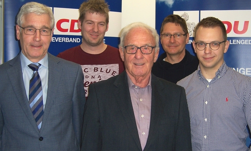 Wolfgang Belte, Ortsvorsitzender der CDU Lengede, mit seinem neuen Vorstand: Patrick Albrecht, Hans Grünhagen, Thomas Strohbecke und Sven Höger (v. li.). Foto: CDU Lengede