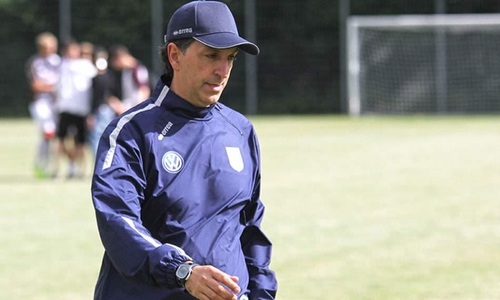 Lupo Martini verliert zu Hause knapp gegen den HSV II. Francisco Coppi erwarten schwierige Wochen im Kampf um den Klassenerhalt. Foto: Frank Vollmer