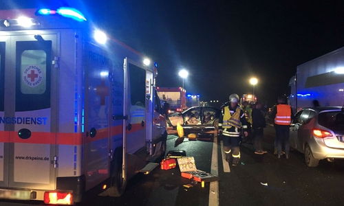 Nach dem Unfall befinden sich die Fahrzeuge in einem verheerendem Zustand. Video/Foto: aktuell24(BM)