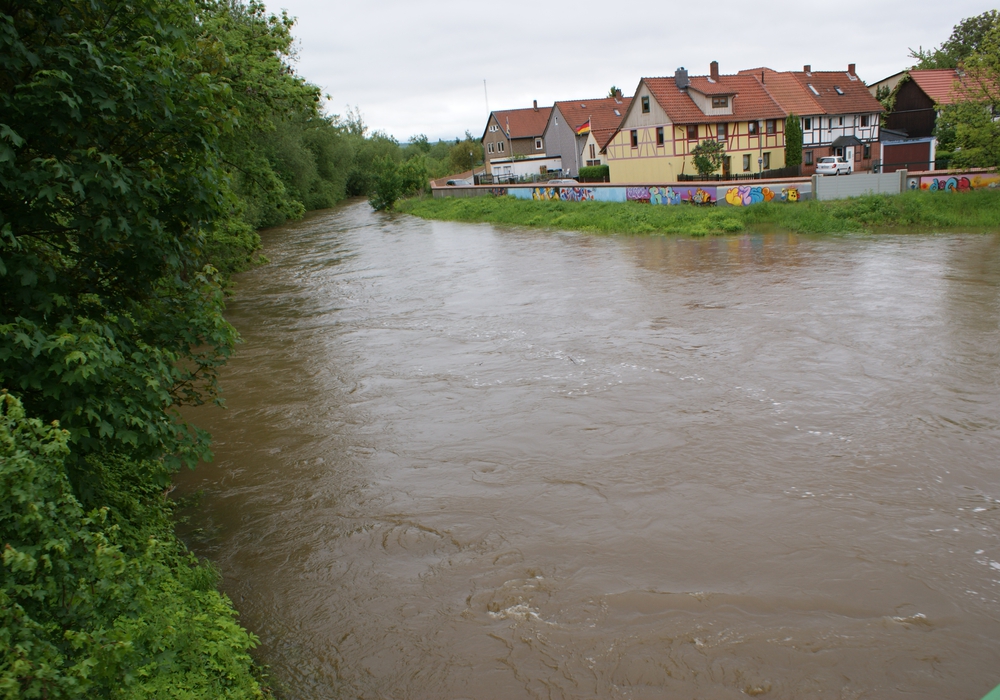 Das Hochwasser sorgte im Sommer unter anderm in Schladen für Probleme. Daher will der Landkreis jetzt weitere Maßnahmen planen. Foto: Archiv/Anke Donner