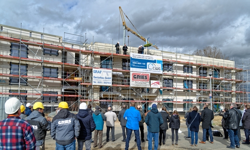 In dieser Woche konnte im Holzweg Richtfest gefeiert werden. Foto: Cremlinger Wohnungsbau GmbH